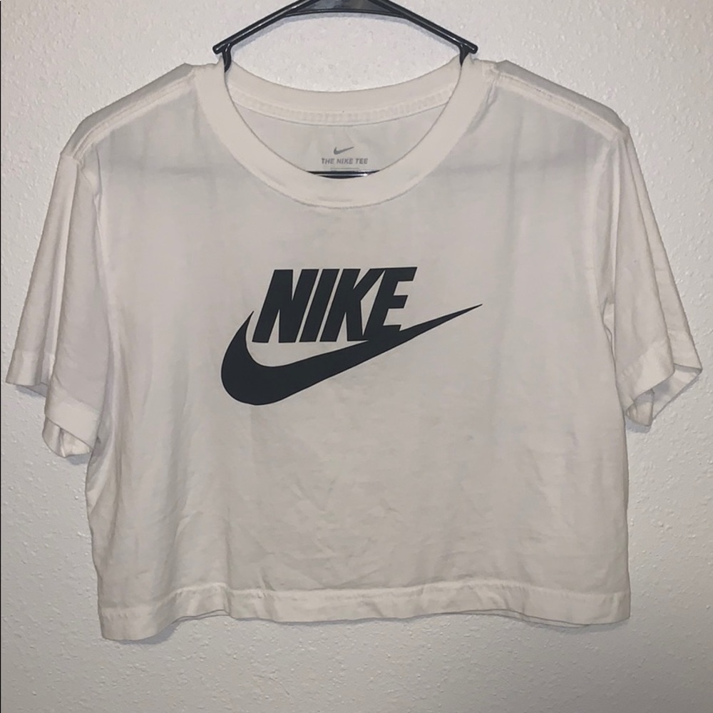 Nike top